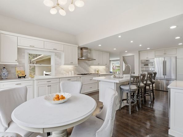 109 Gould Rd, Andover MA 01810