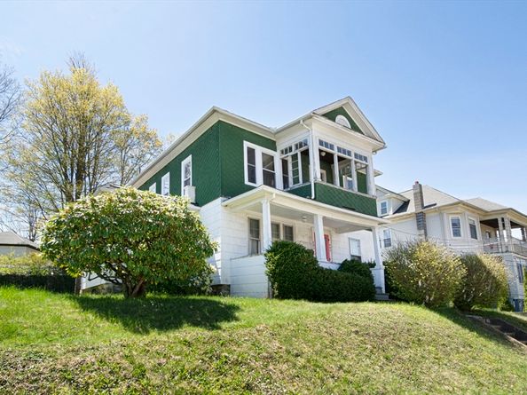 441 Hamilton St, Southbridge MA 01550