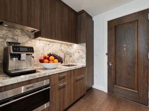 430 Stuart St 1518, Boston MA 02116