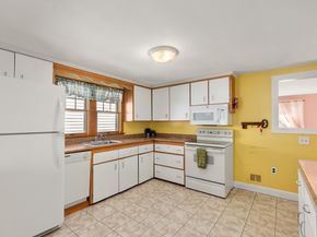 67 Colonial Ave, Lynn MA 01904