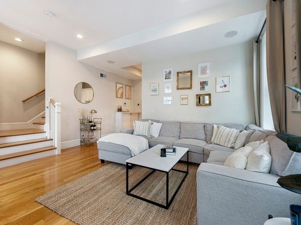 480-482 East 4th Street 4, Boston MA 02127