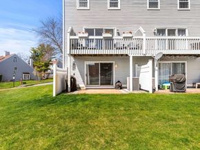 2 Countryside Ln 1301, Salem MA 01970