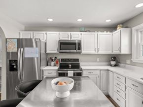 2 Countryside Ln 1301, Salem MA 01970