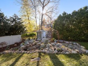 115 Ellis Farm Ln, Melrose MA 02176