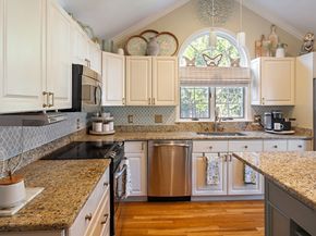 115 Ellis Farm Ln, Melrose MA 02176