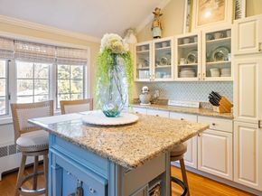 115 Ellis Farm Ln, Melrose MA 02176