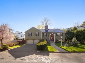 115 Ellis Farm Ln, Melrose MA 02176