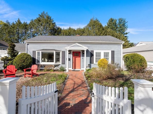 16 Fredette Rd, Newton MA 02459