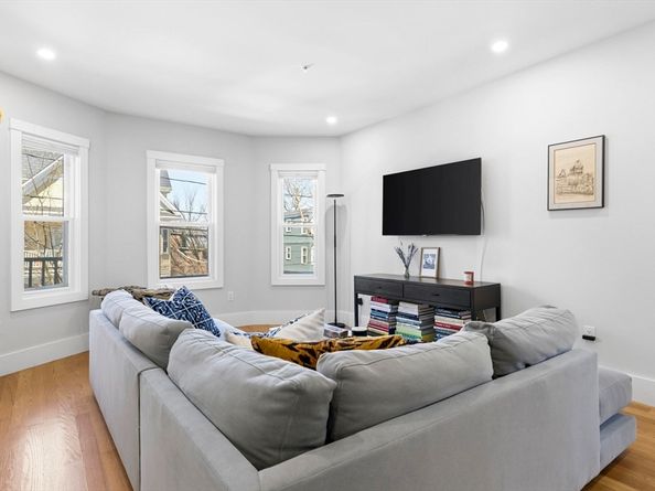 32 Cambridge Terrace 1, Cambridge MA 02140