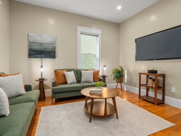 19 Pinckney Street 1, Somerville MA 02145