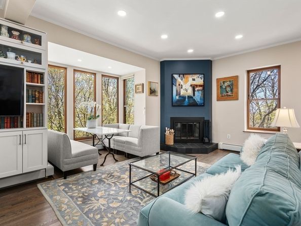 101 Summit Ave D, Brookline MA 02446