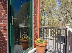 101 Summit Ave D, Brookline MA 02446