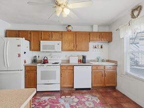 7 S Main St, Milford MA 01757