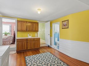 7 S Main St, Milford MA 01757