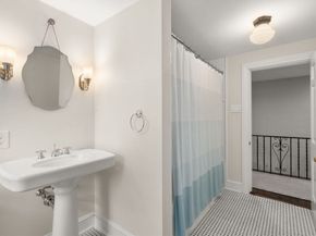 6 Risley Rd, Newton MA 02465