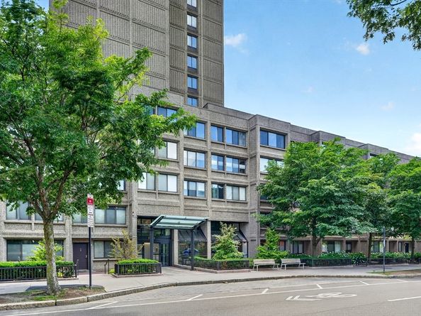 1731 Beacon St 915, Brookline MA 02445