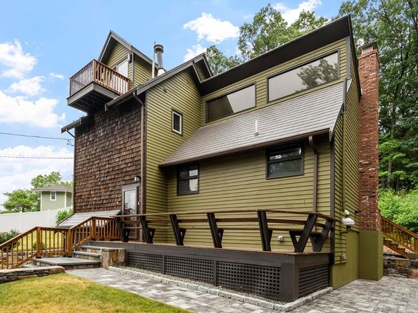 68 Murphy Rd, Hudson MA 01749