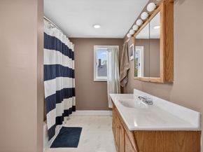 8 Essex St, Swampscott MA 01907