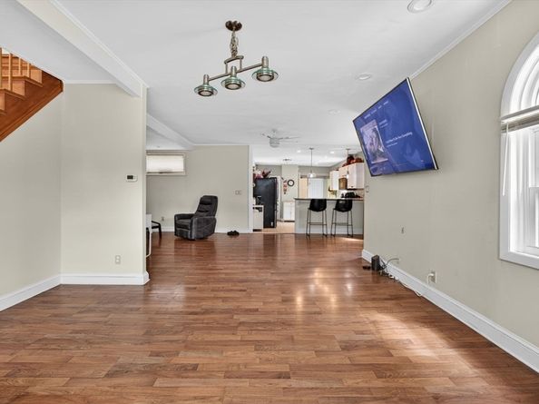 8 Essex St, Swampscott MA 01907