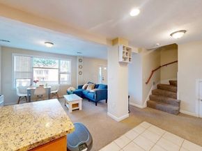 110 Coolidge Hill Rd 4, Watertown MA 02472
