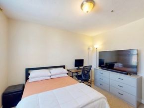 110 Coolidge Hill Rd 4, Watertown MA 02472