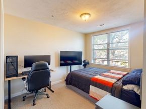110 Coolidge Hill Rd 4, Watertown MA 02472
