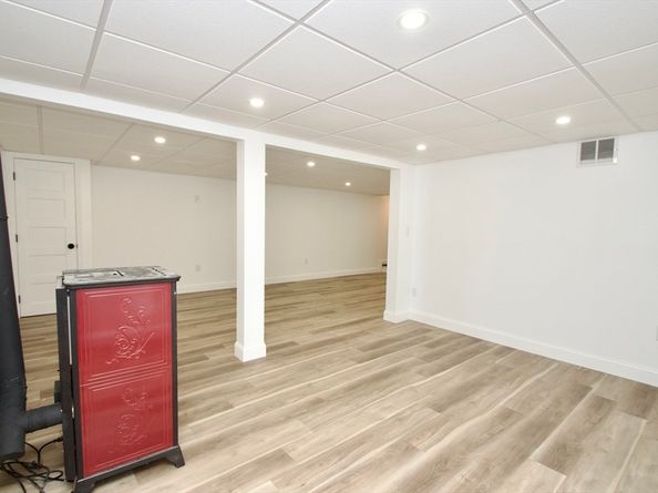 7 Barbara Rd, Kingston MA 02364