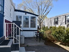 16 Francis St, Wareham MA 02538