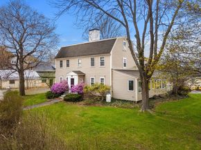 11 Union Pl, Newburyport MA 01950