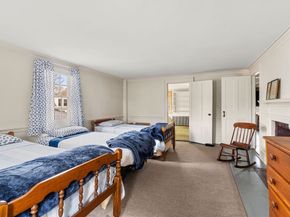 11 Union Pl, Newburyport MA 01950