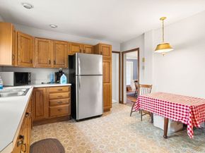 11 Union Pl, Newburyport MA 01950