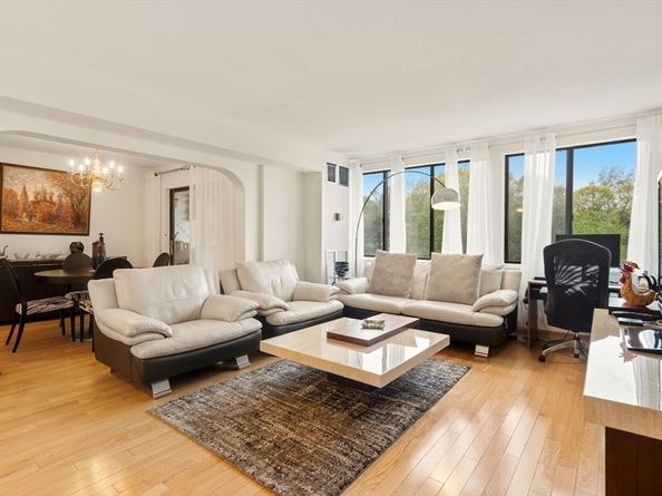 250 Hammond Pond Parkway 609S, Newton MA 02467