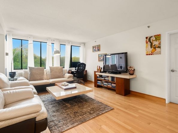 250 Hammond Pond Parkway 609S, Newton MA 02467