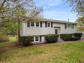 19 Macintosh Ave, Marlborough MA 01752