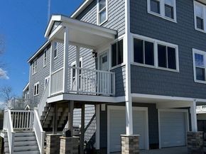 67 Newport Rd, Hull MA 02045