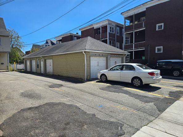 73 Francis St, Everett MA 02149