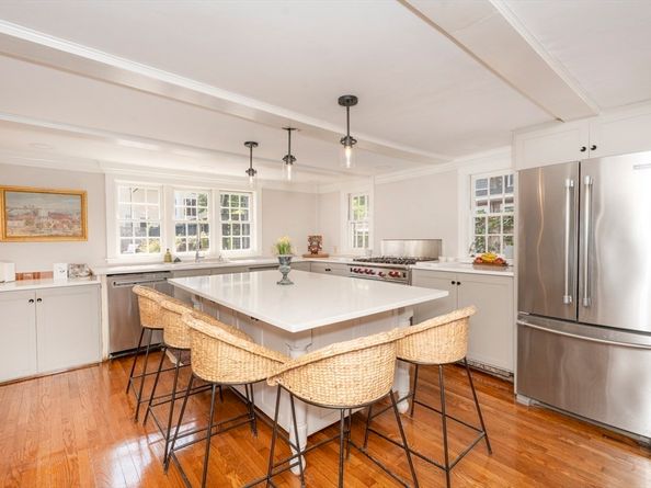 64 Prospect St, Newburyport MA 01950