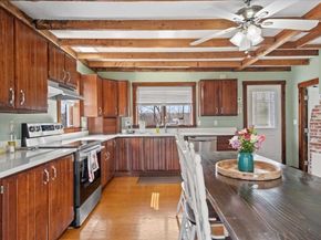 78 Highland St, Holden MA 01520