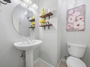 894 Liberty St 10, Braintree MA 02184