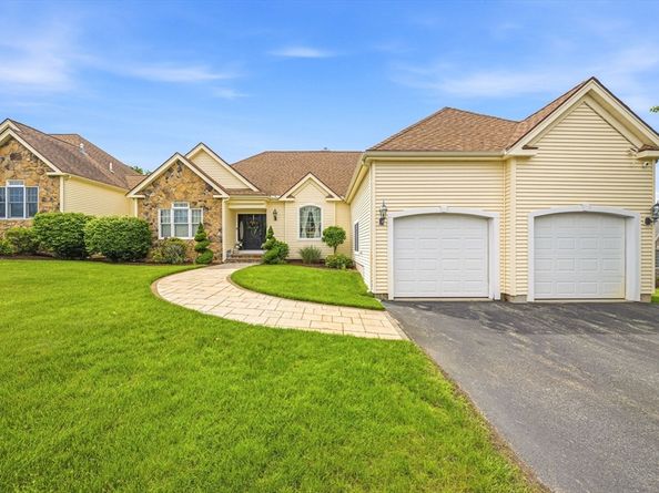 894 Liberty St 10, Braintree MA 02184