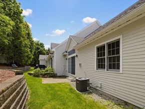 10 Charnstaff Ln 202, Billerica MA 01821