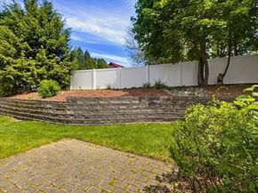 10 Charnstaff Ln 202, Billerica MA 01821