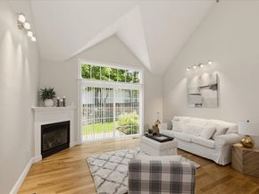10 Charnstaff Ln 202, Billerica MA 01821