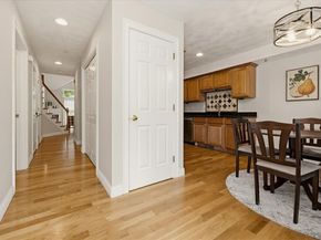10 Charnstaff Ln 202, Billerica MA 01821