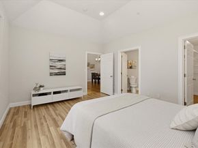 10 Charnstaff Ln 202, Billerica MA 01821
