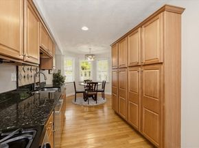 10 Charnstaff Ln 202, Billerica MA 01821