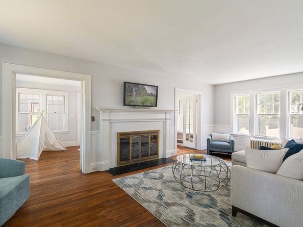 15 Agawam Rd, Newton MA 02468