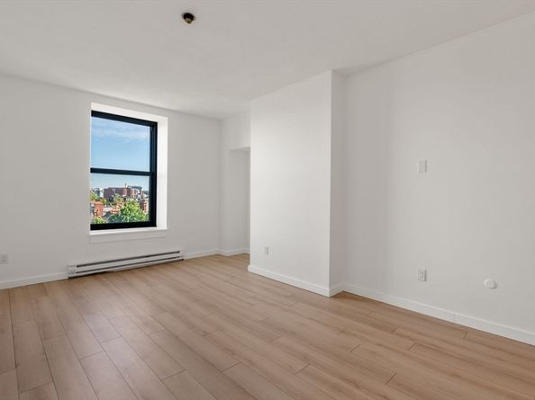 160 Commonwealth 616, Boston MA 02116