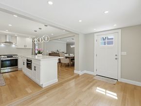 8 Woodbury Ave, Saugus MA 01906