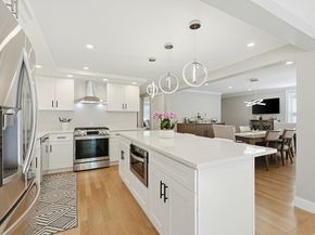 8 Woodbury Ave, Saugus MA 01906